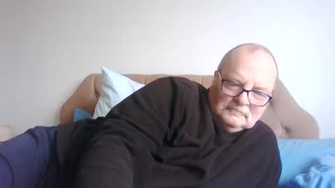 Snapshot of old_fkr chatting on 02/16/25, 10:21 old_fkr online show from 02/16/25, 10:21