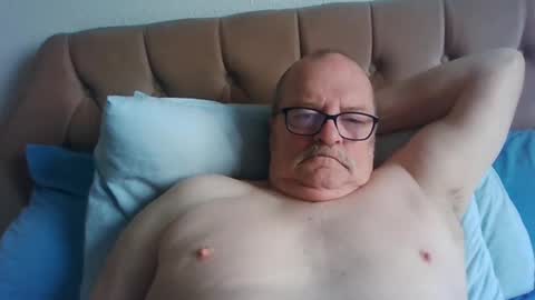 Snapshot of old_fkr chatting on 02/18/25, 10:05 old_fkr online show from 02/18/25, 10:05