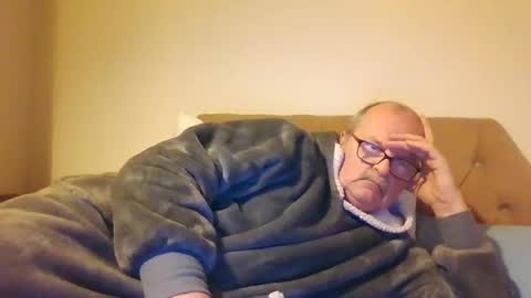 Snapshot of old_fkr chatting on 02/18/25, 09:42 old_fkr online show from 02/18/25, 09:42