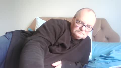 Snapshot of old_fkr chatting on 02/21/25, 12:50 old_fkr online show from 02/21/25, 12:50