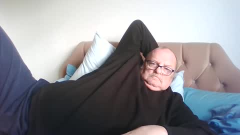 Snapshot of old_fkr chatting on 02/25/25, 02:44 old_fkr online show from 02/25/25, 02:44