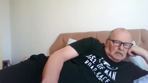 Snapshot of old_fkr chatting on 10/05/25, 09:18 old_fkr online show from 10/05/25, 09:18