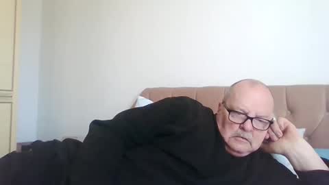 Snapshot of old_fkr chatting on 03/03/26, 10:10 old_fkr online show from 03/03/26, 10:10