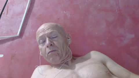 Snapshot of oldbuthorny62 chatting on 05/02/26, 12:37 oldbuthorny62 online show from 05/02/26, 12:37