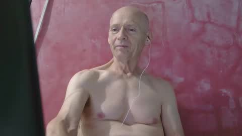 Snapshot of oldbuthorny62 chatting on 05/16/26, 03:00 oldbuthorny62 online show from 05/16/26, 03:00
