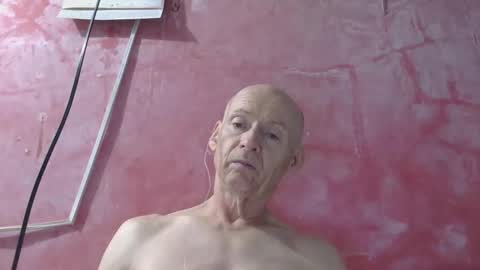 Snapshot of oldbuthorny62 chatting on 05/17/26, 06:44 oldbuthorny62 online show from 05/17/26, 06:44