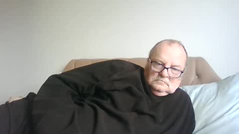 Snapshot of oldfkr69 chatting on 03/11/25, 10:51 oldfkr69 online show from 03/11/25, 10:51