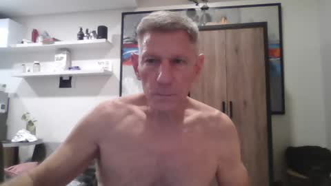 Snapshot of oldgeorge chatting on 09/12/25, 11:54 George online show from 09/12/25, 11:54