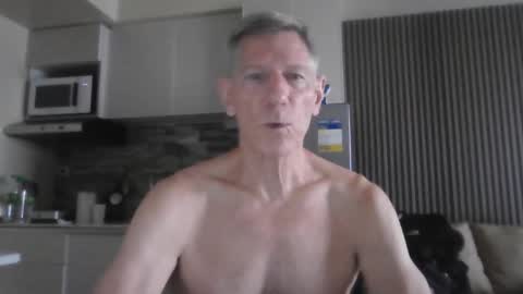 Snapshot of oldgeorge chatting on 11/23/25, 01:49 George online show from 11/23/25, 01:49