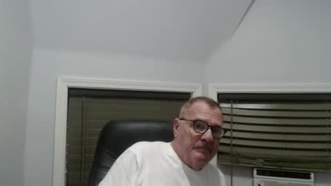 Snapshot of oldguybigd chatting on 09/12/25, 02:55 oldguybigd online show from 09/12/25, 02:55