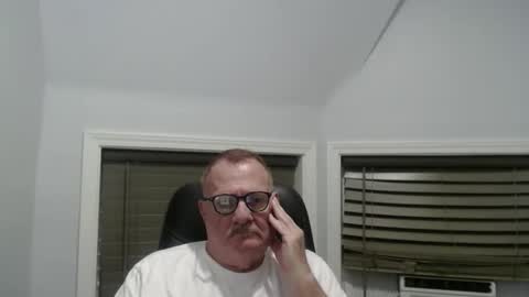 Snapshot of oldguybigd chatting on 09/13/25, 06:24 oldguybigd online show from 09/13/25, 06:24