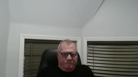 Snapshot of oldguybigd chatting on 10/04/25, 06:33 oldguybigd online show from 10/04/25, 06:33