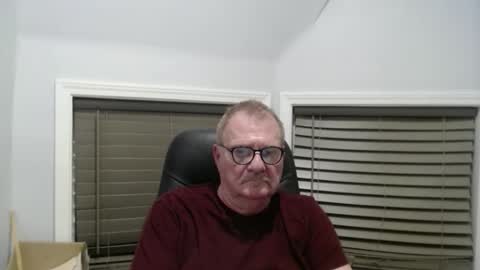 Snapshot of oldguybigd chatting on 10/16/25, 02:01 oldguybigd online show from 10/16/25, 02:01