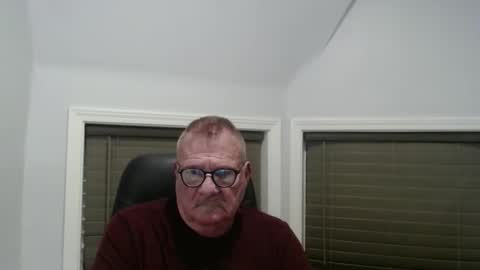 Snapshot of oldguybigd chatting on 11/11/25, 01:38 oldguybigd online show from 11/11/25, 01:38