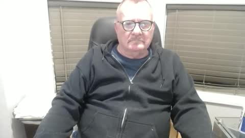 Snapshot of oldguybigd chatting on 11/13/25, 01:59 oldguybigd online show from 11/13/25, 01:59