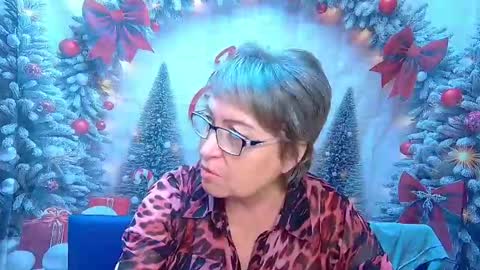 Snapshot of olgaluck chatting on 12/17/25, 06:19 OlgaLuck online show from 12/17/25, 06:19