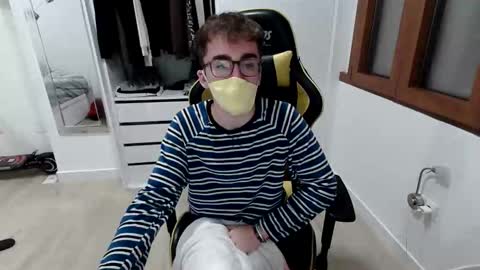 Snapshot of oliblaze06 chatting on 12/22/25, 04:20 Oli Blaze online show from 12/22/25, 04:20