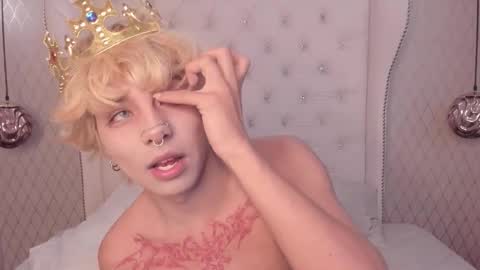 oliiverr22 online show from 10/21/25, 01:45