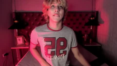 oliiverr22 online show from 11/28/25, 12:52