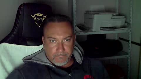 Snapshot of olimpio1230 chatting on 10/02/25, 04:25 olimpio1230 online show from 10/02/25, 04:25