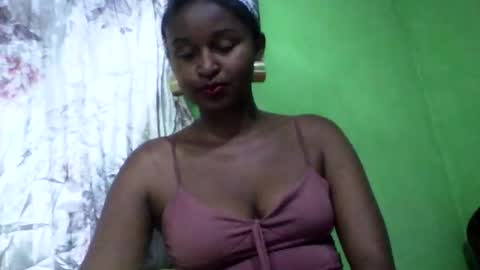 olinah610 online show from 10/11/25, 04:38