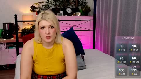 Snapshot of olisunny5 chatting on 01/14/25, 08:41 OliSunny Olivia online show from 01/14/25, 08:41