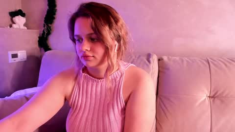 Snapshot of olisyasweet chatting on 12/27/24, 07:35 olisyasweet online show from 12/27/24, 07:35