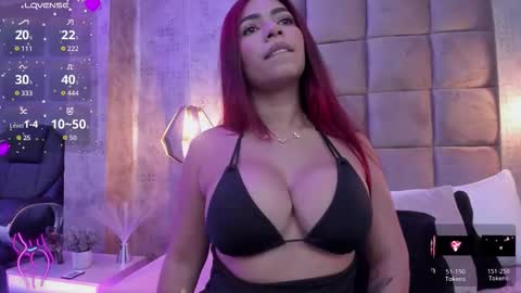 Olivia Kollins  online show from 10/22/25, 06:46