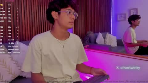 oliver20__ online show from 05/04/26, 10:39