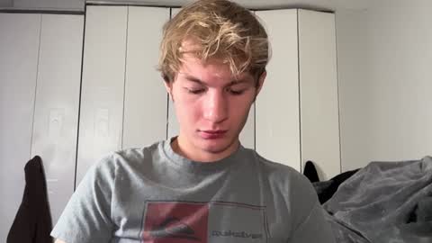 Snapshot of oliver_beck chatting on 12/08/24, 02:18 Oliver Beck online show from 12/08/24, 02:18