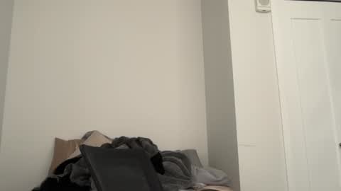 Snapshot of oliver_beck chatting on 01/07/25, 08:42 Oliver Beck online show from 01/07/25, 08:42