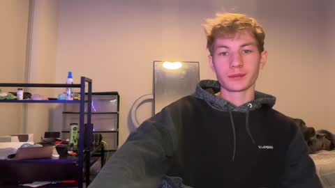 Snapshot of oliver_beck chatting on 01/29/25, 02:09 Oliver Beck online show from 01/29/25, 02:09