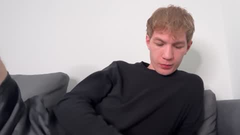 Snapshot of oliver_beck chatting on 01/31/25, 01:54 Oliver Beck online show from 01/31/25, 01:54