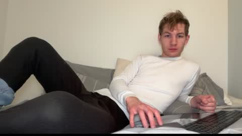 Snapshot of oliver_beck chatting on 02/05/25, 07:20 Oliver Beck online show from 02/05/25, 07:20