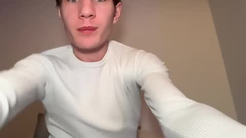 Snapshot of oliver_beck chatting on 02/19/25, 02:01 Oliver Beck online show from 02/19/25, 02:01