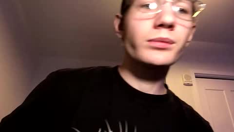 Snapshot of oliver_beck chatting on 11/10/25, 04:00 Oliver Beck online show from 11/10/25, 04:00