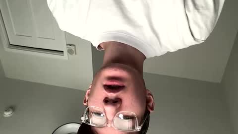 Snapshot of oliver_beck chatting on 11/10/25, 07:13 Oliver Beck online show from 11/10/25, 07:13