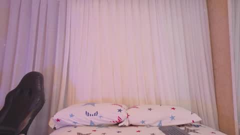 Snapshot of oliver_big19 chatting on 09/13/25, 11:32 oliver_big19 online show from 09/13/25, 11:32
