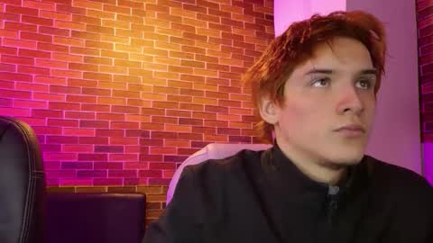 Snapshot of oliver_big19 chatting on 10/21/25, 11:44 oliver_big19 online show from 10/21/25, 11:44