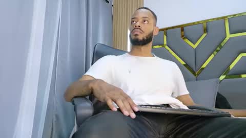 Oliver online show from 04/23/26, 06:10