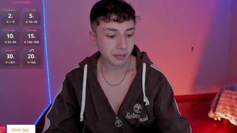 Snapshot of oliver_kyy chatting on 04/24/26, 10:39 oliveeer online show from 04/24/26, 10:39