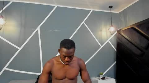 OLIVER LAURENT online show from 03/31/26, 11:27