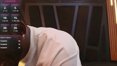 OLIVER LAURENT online show from 04/19/26, 11:31