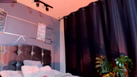 oliver mr  online show from 11/28/25, 08:22