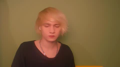 Snapshot of oliver_sweet_ chatting on 12/06/24, 02:13 Oliver online show from 12/06/24, 02:13