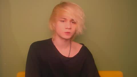 Snapshot of oliver_sweet_ chatting on 12/26/24, 12:36 Oliver online show from 12/26/24, 12:36