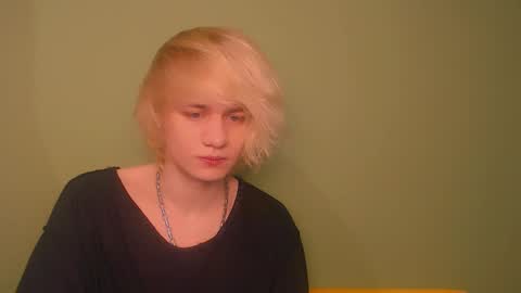 Snapshot of oliver_sweet_ chatting on 01/04/25, 02:46 Oliver online show from 01/04/25, 02:46