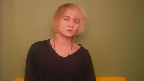 Snapshot of oliver_sweet_ chatting on 01/24/25, 02:18 Oliver online show from 01/24/25, 02:18