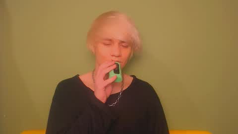 Snapshot of oliver_sweet_ chatting on 02/21/25, 01:55 Oliver online show from 02/21/25, 01:55