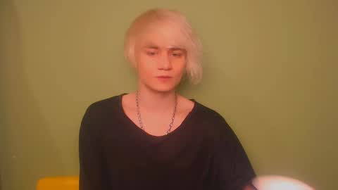 Snapshot of oliver_sweet_ chatting on 02/24/25, 01:57 Oliver online show from 02/24/25, 01:57